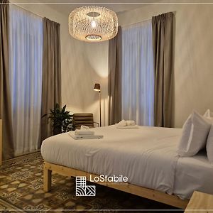 Lostabile Guesthouse & Coworking